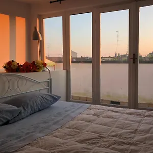 Charming 1-bed In Milán